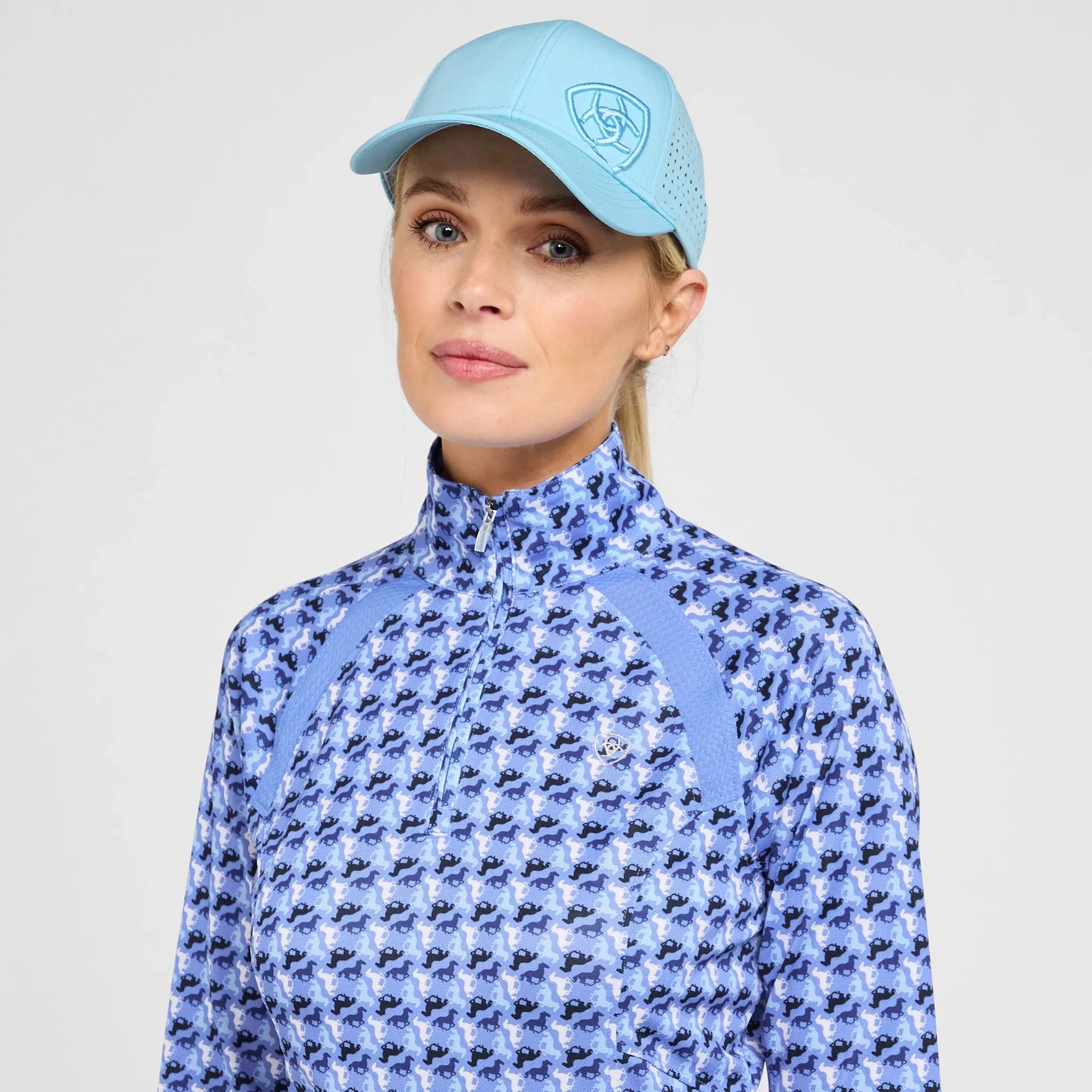 40% OFF - ARIAT Sunstopper 2.0 1/4 Zip Baselayer - Womens - Reykjavik Blue Ditsy Horse - Size: LARGE