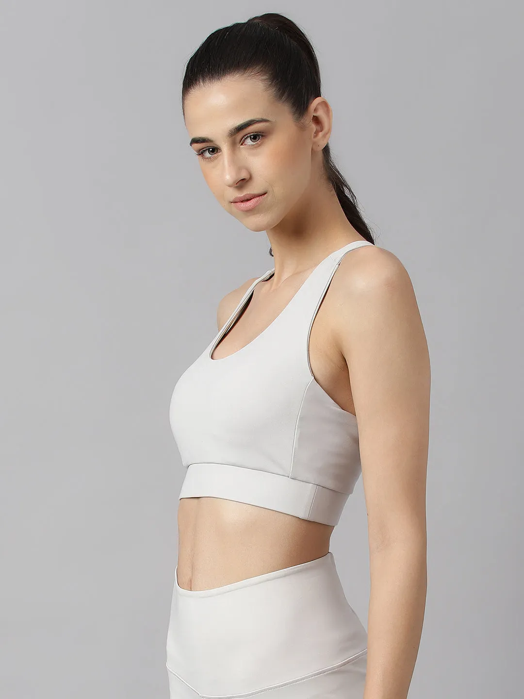 Alcis Women Light Grey Anti-Static Slim-Fit Low-Impact Sports Bra