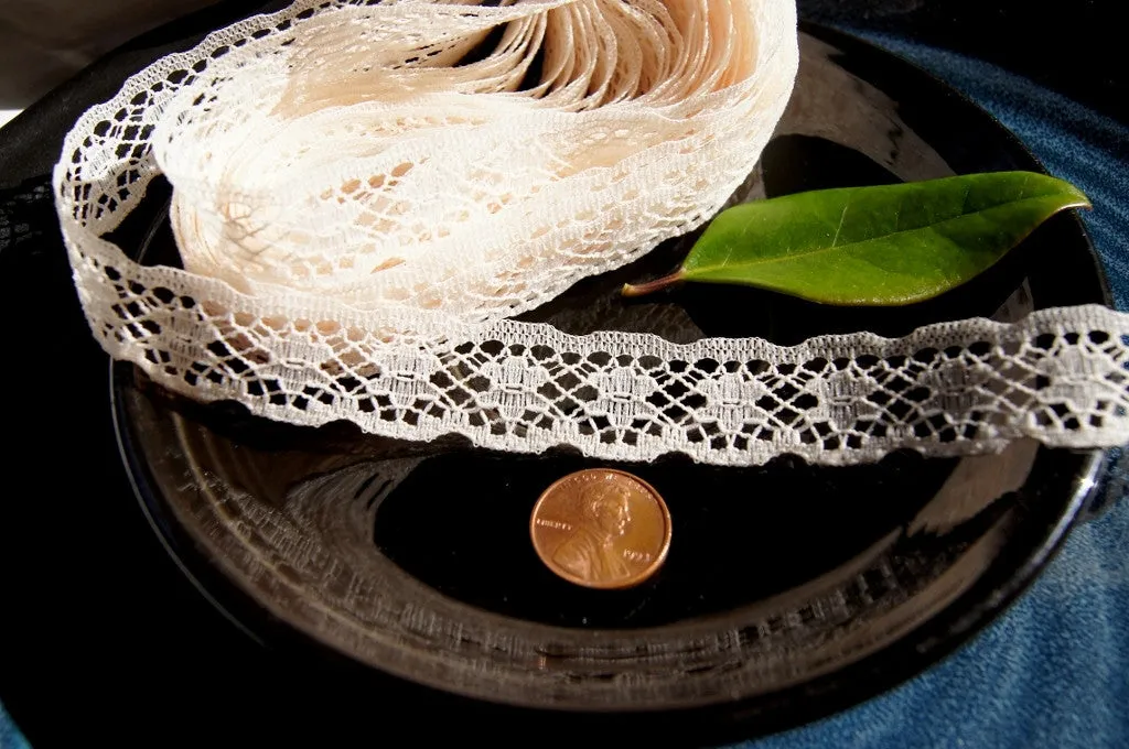 ¾" Flower Scalloped Lace Edging - Natural