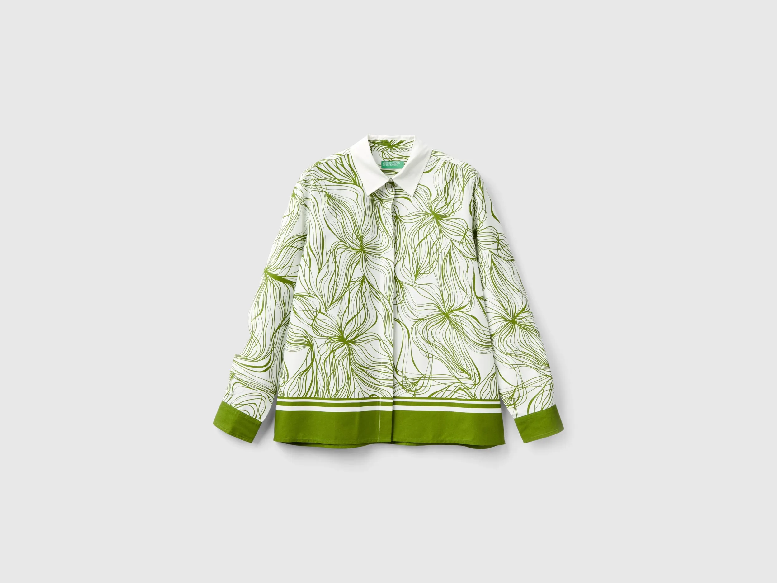 Spread Collar WoMen's Printed Shirt