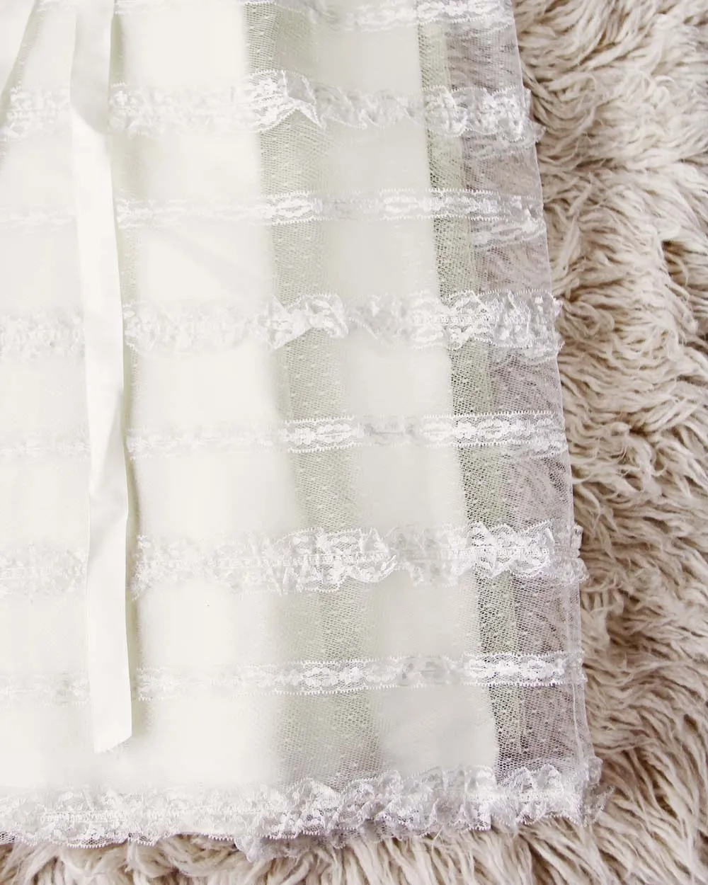 Vintage Daisy Lace Wedding Dress
