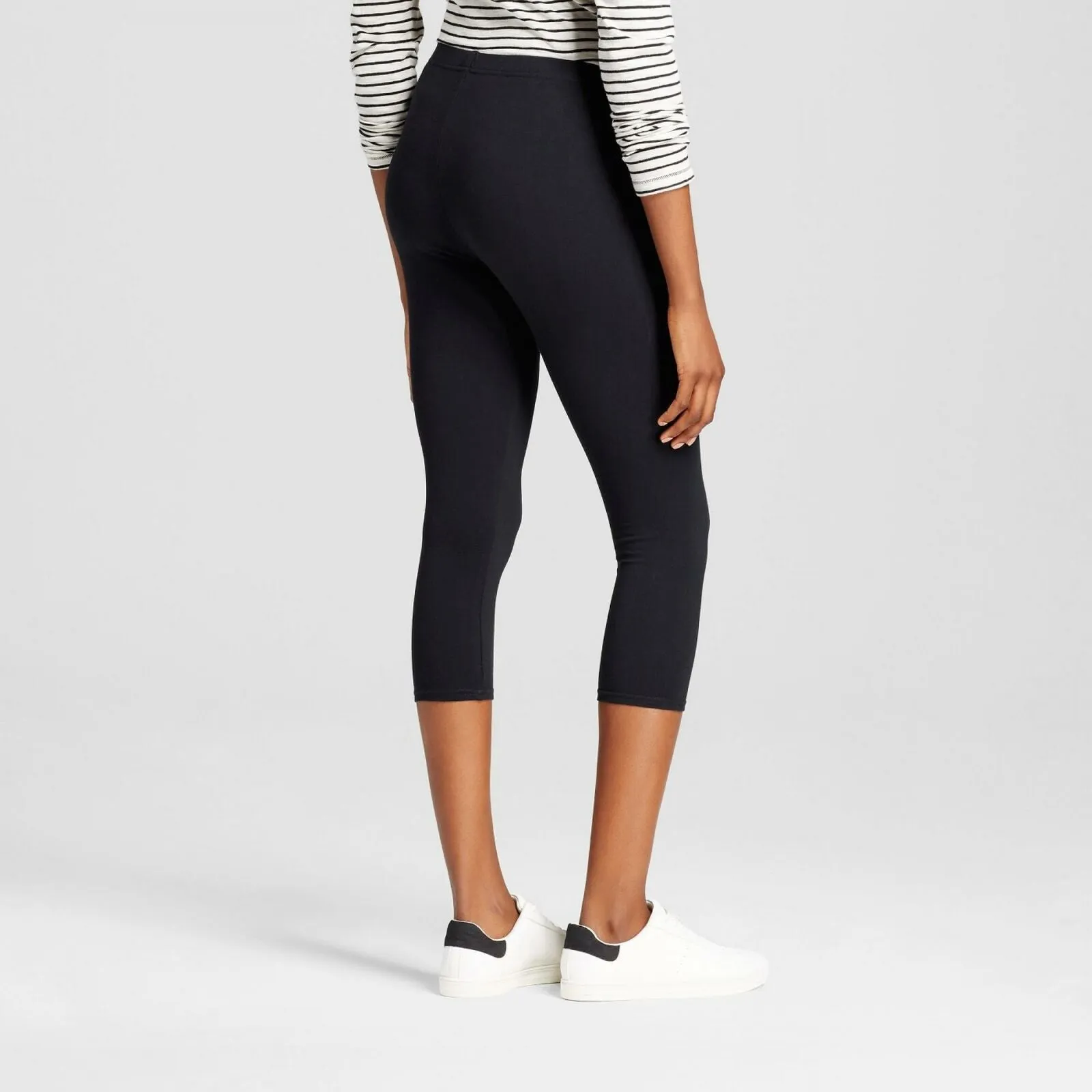 Xhilaration Women's Solid Jersey Capri Leggings